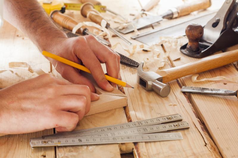 Comment choisir votre artisan cordonnier pour des réparations durables ?